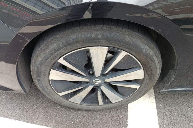 Used Nissan Teana 2021 2.0L XL Comfort Edition Left Front Wheel Hub