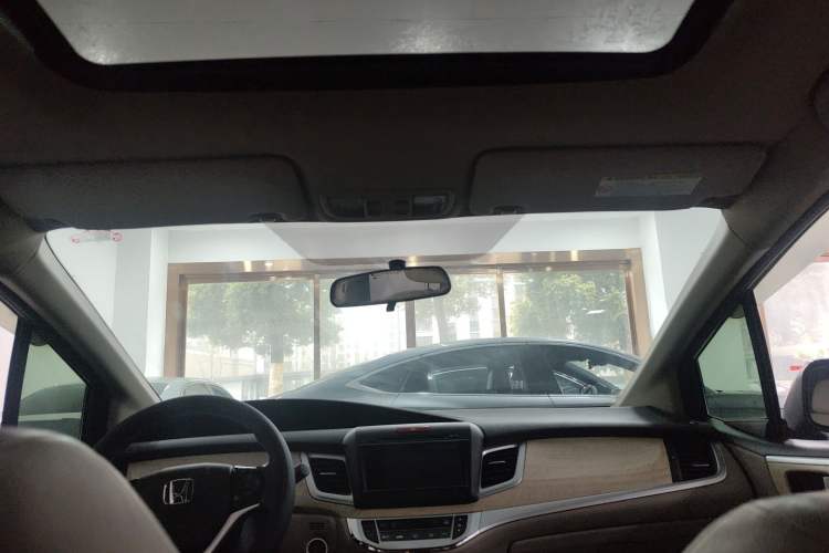 Used Honda Jade 2014 1.8L CVT Luxury Edition 5 seats Headliner