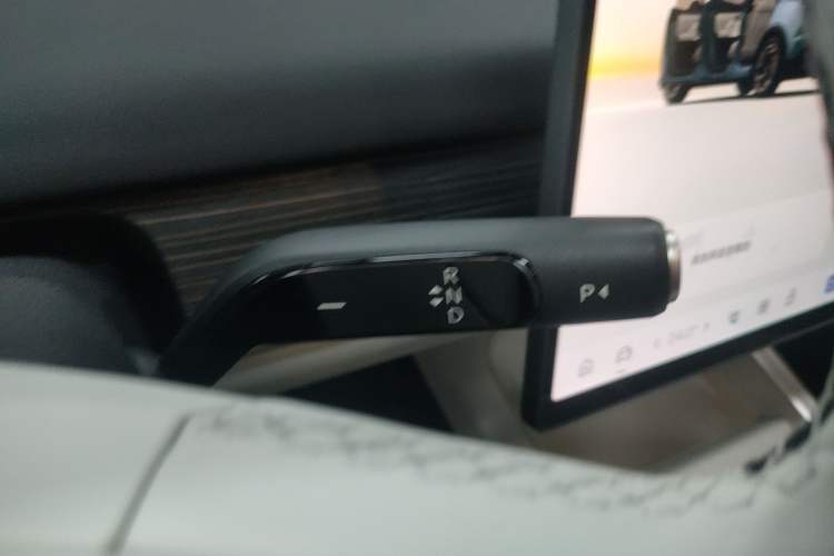 Used ONVO L60 2024 60 kWh Rear-Drive Version
