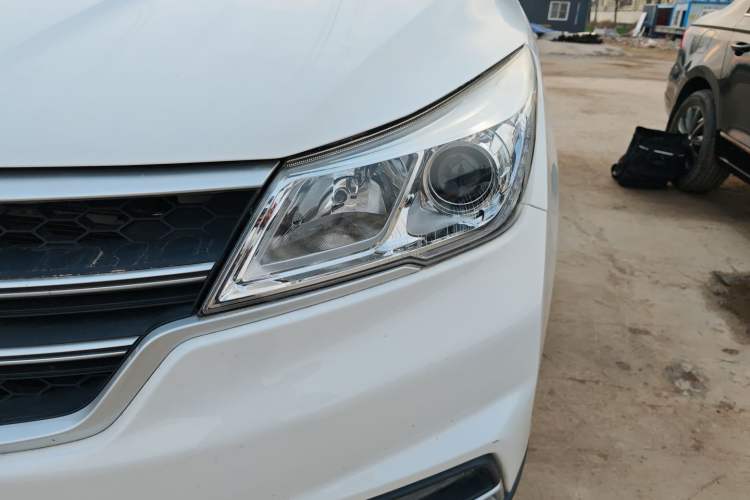 Used Baojun 730 2019 1.5T Manual Fashion Model 7-seater China VI
