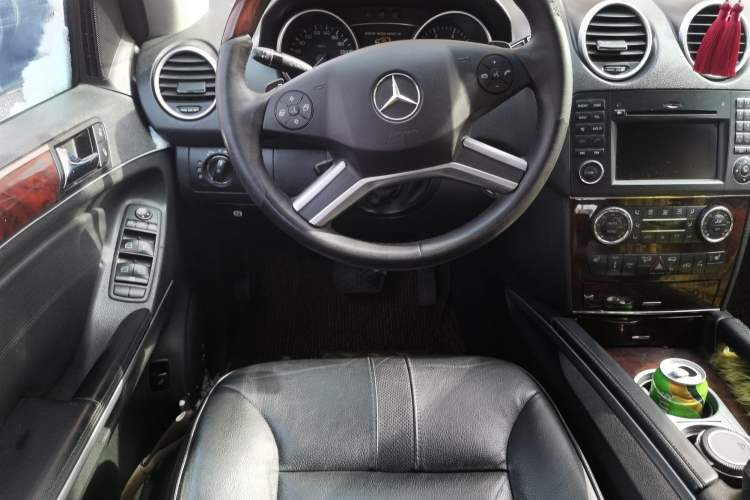 Used Mercedes-Benz M-Class 2008 ML 350 4MATIC Luxury Model Steering Wheel