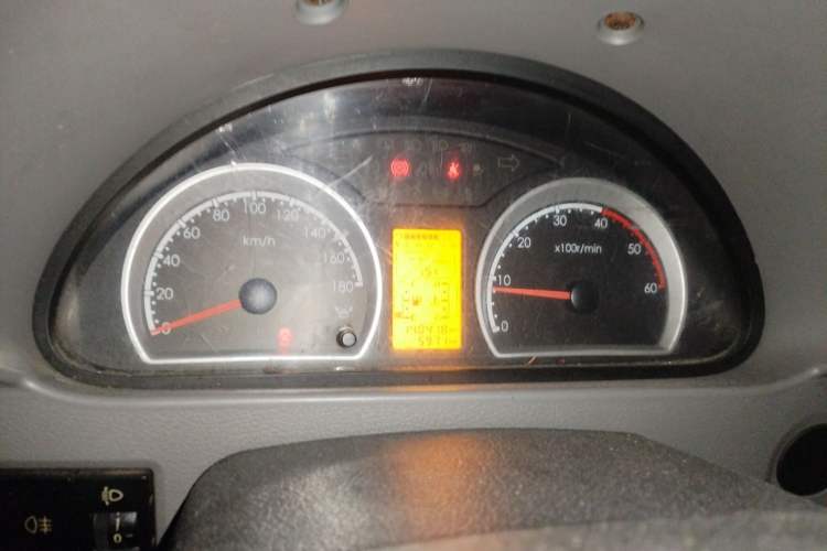 Used Dongfeng Yufeng 2015 2.5T Lingyun Edition Yulibao High-End Long Wheelbase Mid-Roof ZD25 Instrument Cluster