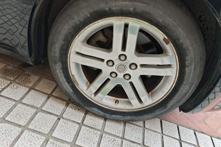 Used Chrysler 300C 2006 2.7L Luxury Edition Right Front Wheel Hub