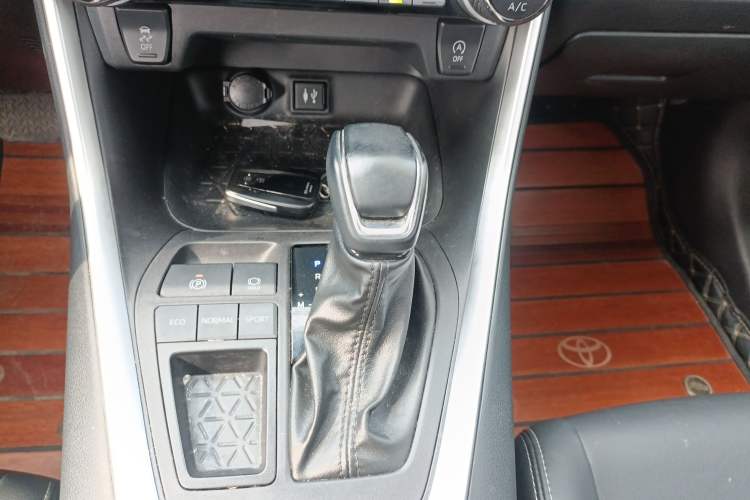 Used Toyota Wildlander 2022 2.0L CVT Two-Wheel Drive Luxury PLUS Edition
