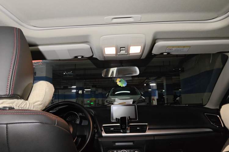 Used Mazda 3 Axela 2016 Sedan 1.5L Automatic Luxury Model
