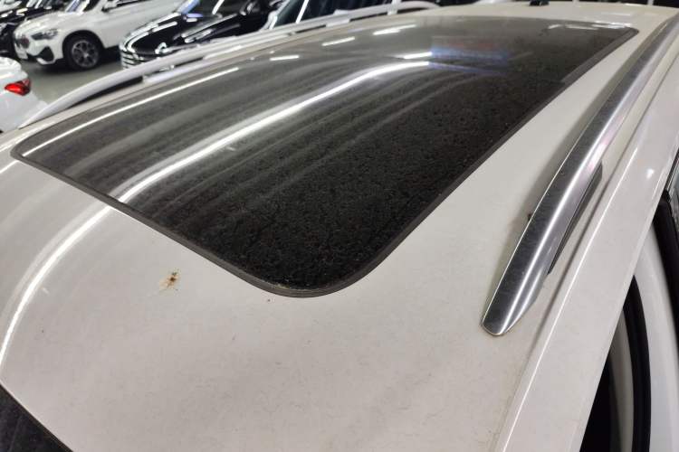 Used Volkswagen Tiguan L 2024 330TSI Automatic Two-Wheel Drive Smart Edition Roof