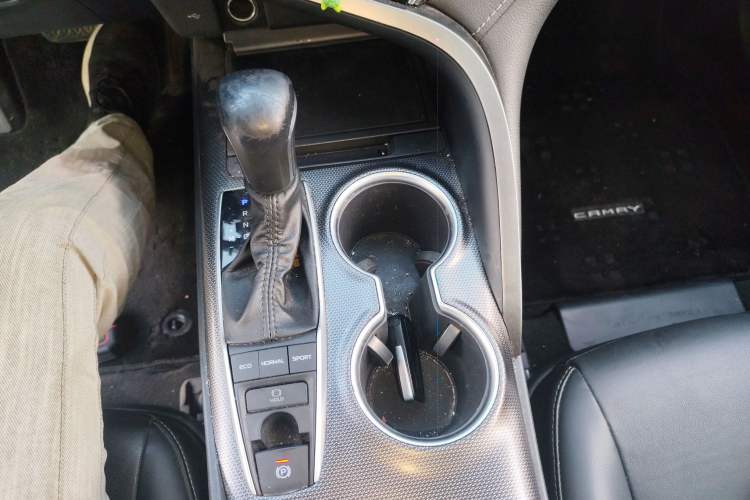 Used Toyota Camry 2021 2.0S FENGSHANG Edition
