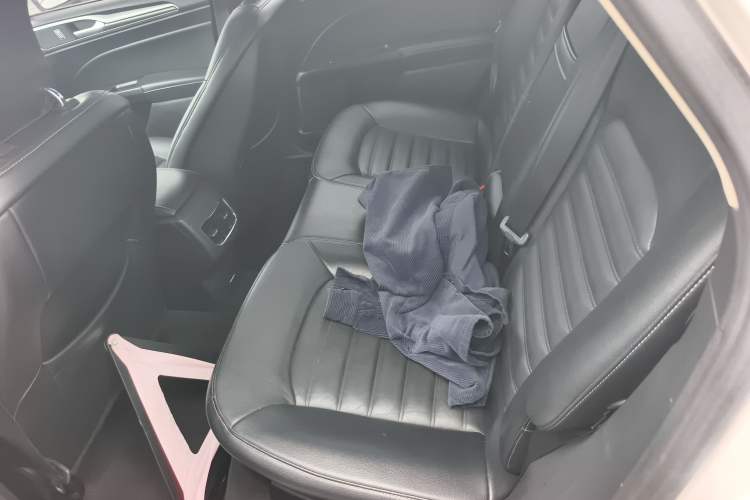 Used Ford Mondeo 2018 EcoBoost 180 Fashion Edition Left Rear Seat