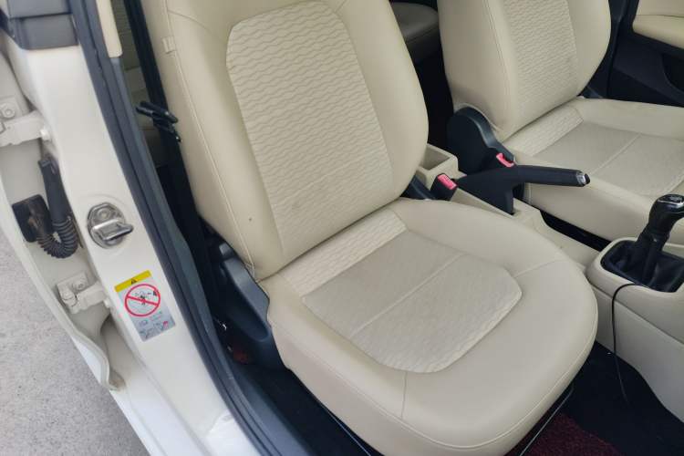 Used Skoda Rapid 2013 1.6L Manual Smart Selection Model