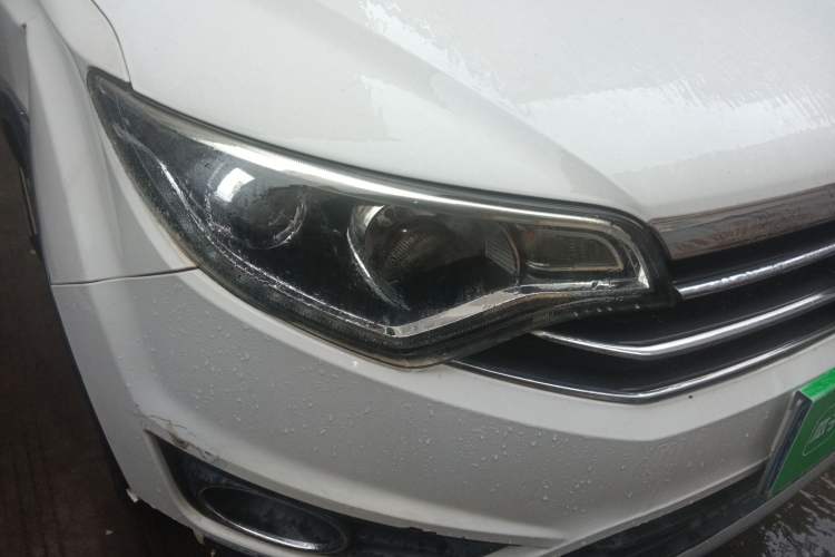 Used FAW Senya R7 2016 1.6L Manual Luxury Model Right Front Headlight