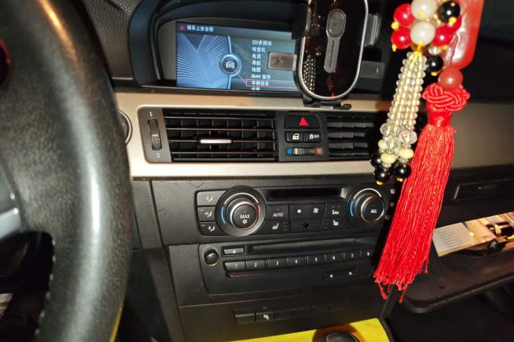 Used BMW 3 Series 2012 320i Luxury Edition
