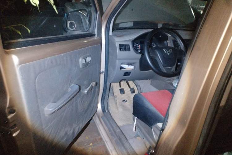 Used Wuling Rongguang V 2015 1.5L Practical Version