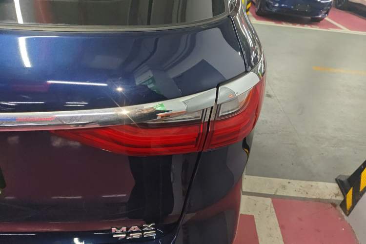 Used BYD Song MAX New Energy 2019 DM 1.5T Smart Connect Advanced 7-Seater China VI Standard Right Rear Taillight