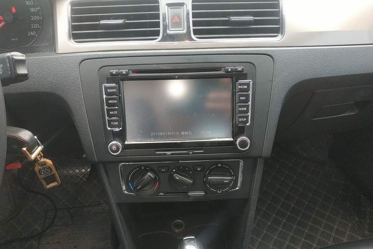 Used Volkswagen Santana 2013 1.6L Automatic Comfort Edition
