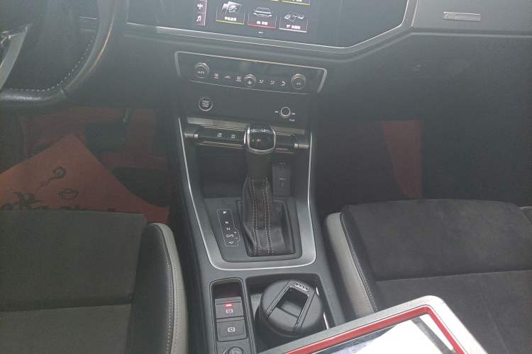 Used Audi Q3 2021 35 TFSI Fashion Dynamic Model
