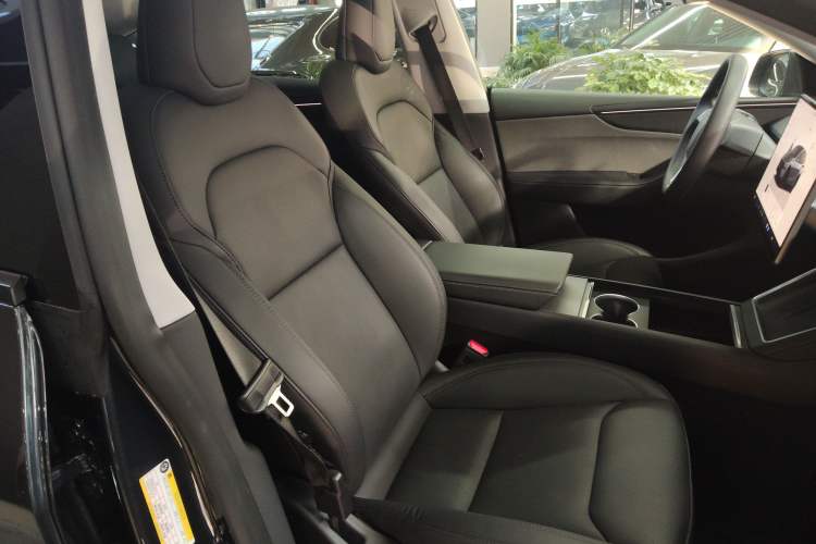 Used Tesla Model Y 2025 Rear-Wheel-Drive Version