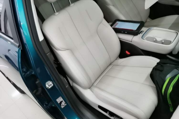 Used AION UT 2025 420 Prestige Edition Right Front Seat