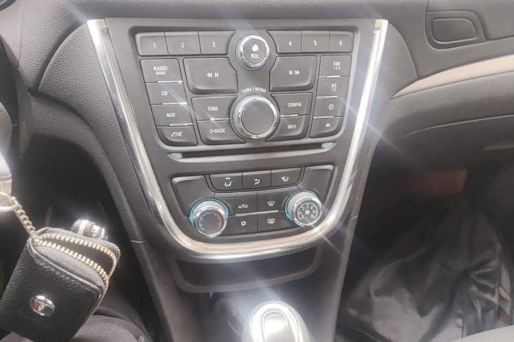 Used Buick Encore 2014 1.4T Automatic Two-Wheel Drive Urban Elite Model Audio And AC Panel