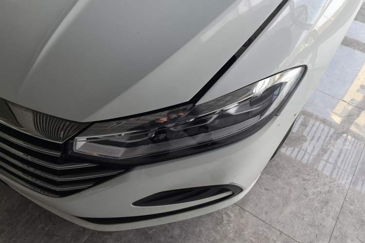 Used Volkswagen Lavida 2023 1.5L Automatic De Yi Edition Left Front Headlight