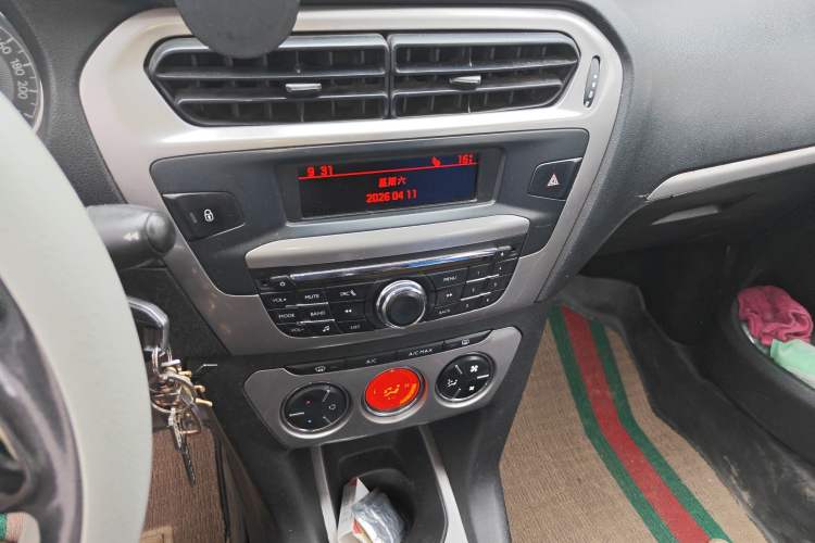 Used Peugeot 301 2014 1.6L Manual Luxury Edition Audio And AC Panel