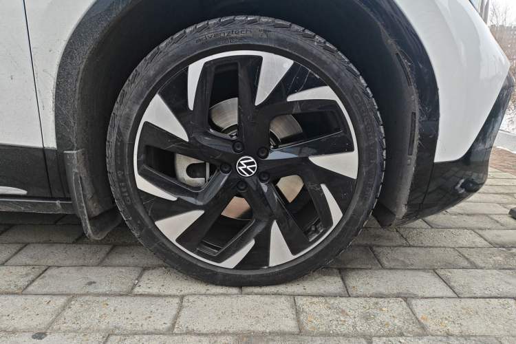 Used Volkswagen ID.6 CROZZ 2021 High-Performance PRIME Edition Right Front Wheel Hub