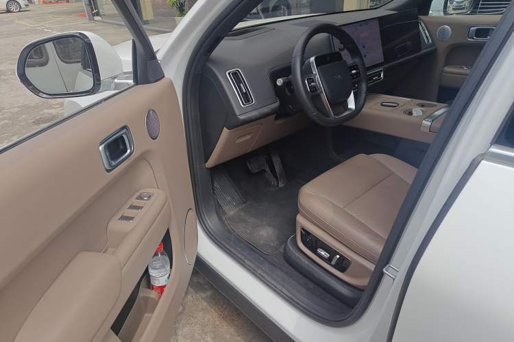 Used Li Auto L8 2025 Max Smart Refresh Edition
