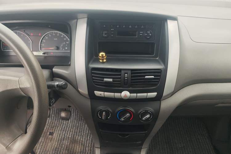 Used Dongfeng Shuaike 2013 Facelift 1.5L Manual Comfort 7-Seater China V Standard
