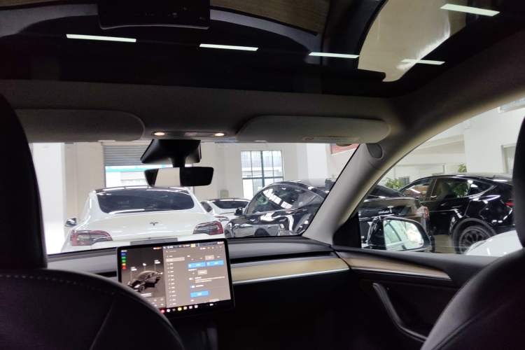 Used Tesla Model Y 2022 Long-Range All-Wheel-Drive Version