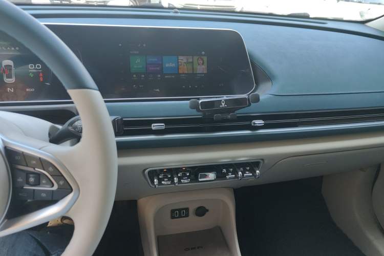 Used ORA Good Cat 2021 400km Standard Range Venus Edition Lithium Iron Phosphate Audio And AC Panel