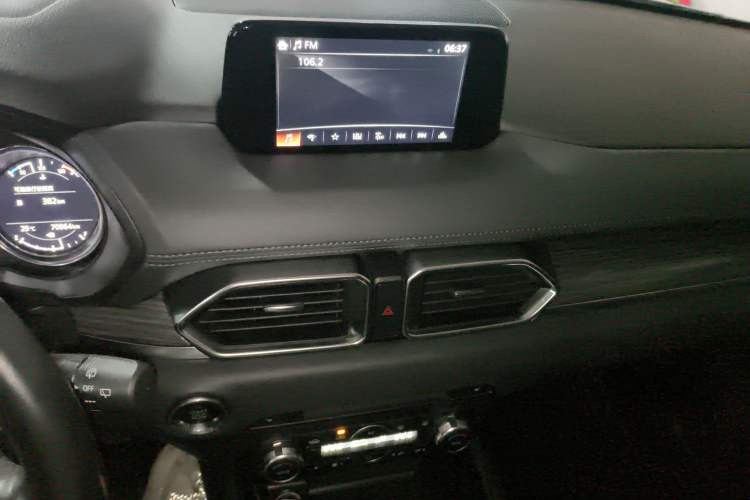 Used Mazda CX-5 2020 2.0L Automatic Two-Wheel Drive ZhiZun Version Audio And AC Panel