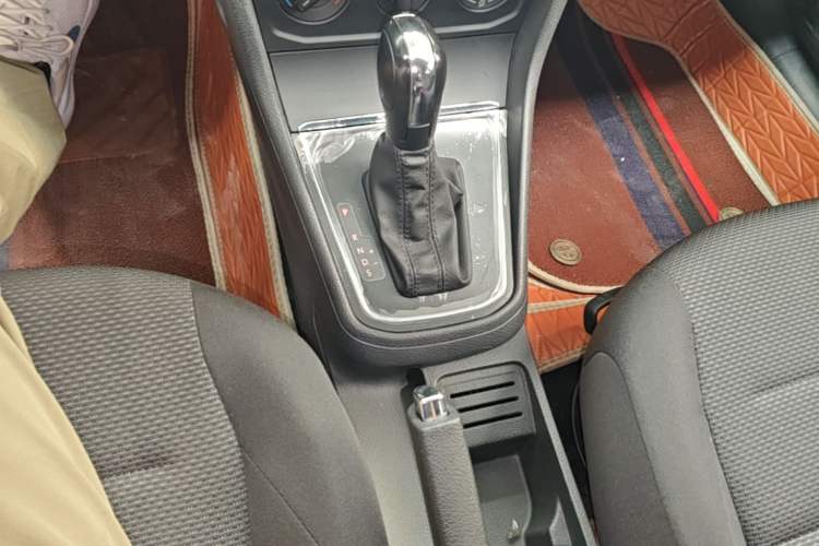 Used Volkswagen Bora 2016 1.6L Automatic Fashion Model
