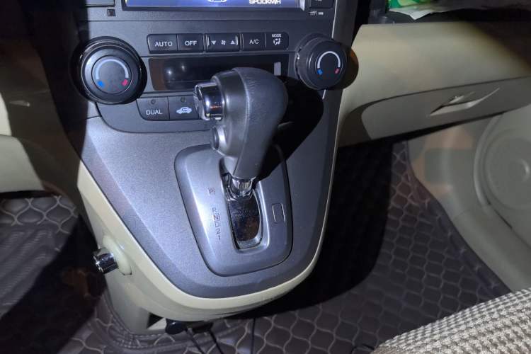 Used Honda CR-V 2010 2.4L automatic four-wheel drive luxury version
