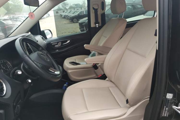 Used Mercedes-Benz Vito 2023 2.0T Business Version 7 Seats
