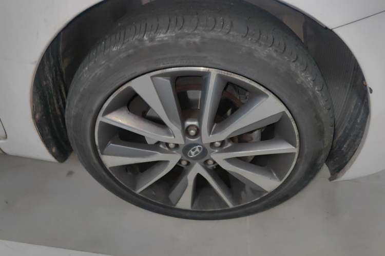 Used Hyundai Elantra (5th Generation / Langdong) 2015 1.6L Automatic Leading Model