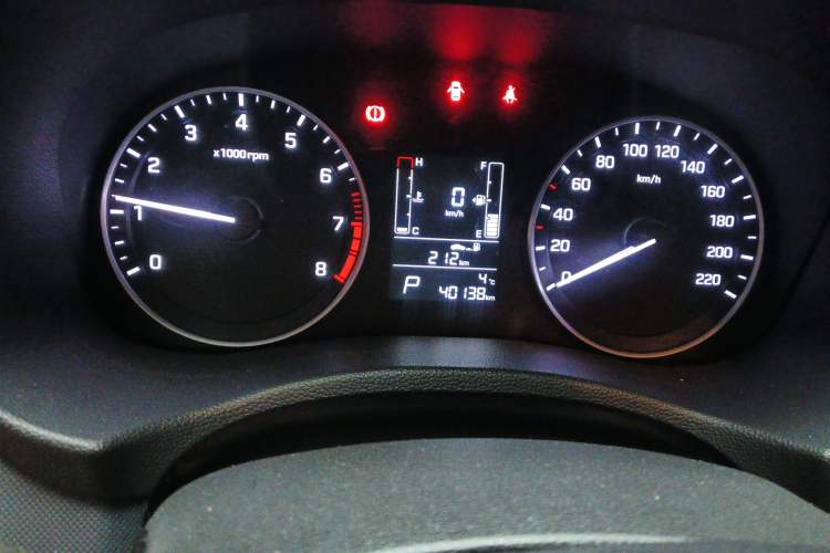 Used Hyundai ix25 2015 1.6L Automatic Two-Wheel Drive Smart GLS Trim Instrument Cluster