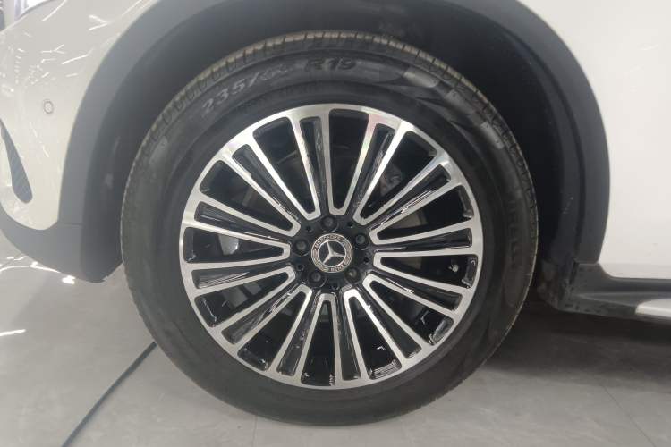 Used Mercedes-Benz GLC 2019 GLC 200 4MATIC Left Front Wheel Hub