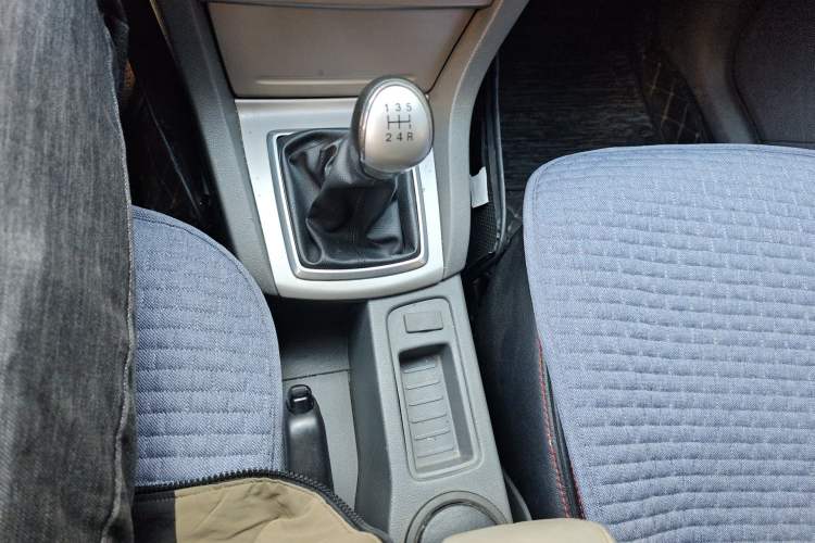 Used Ford Focus 2013 Hatchback Classic 1.8L Manual Base Model Gear Lever