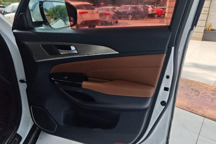 Used Changan CS95 2017 2.0T Two-Wheel Drive Zhitu Edition