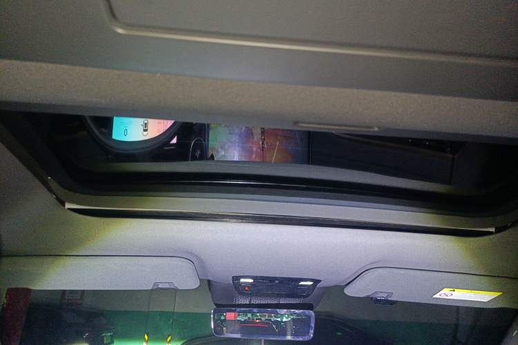 Used Dongfeng eπ eπ008 2024 210Max Range-Extended Version 6 Seats Headliner