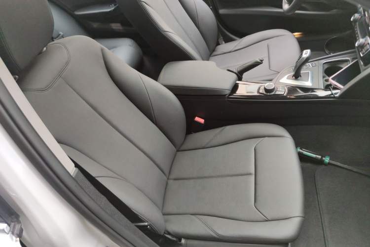 Used BMW 3 Series 2016 320Li Ambition Model
