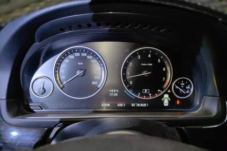 Used BMW 5 Series 2013 535Li Leading Model
