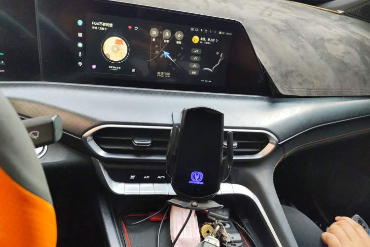 Used CHANGAN UNI-T 2022 1.5T Sport Edition Premium Version Audio And AC Panel