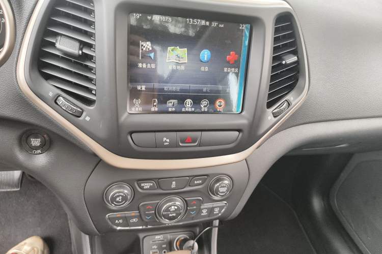 Used Jeep Cherokee 2017 2.0L Superior Edition