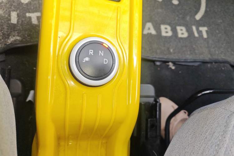 Used Wuling Hongguang MINIEV 2021 Macaron Fashion Model Lithium Iron Phosphate Gear Lever