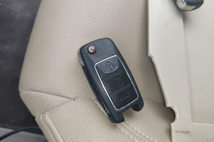 Used FORTHING Lingzhi M5 2020 Comfort Model 7 Seats Vehicle Key