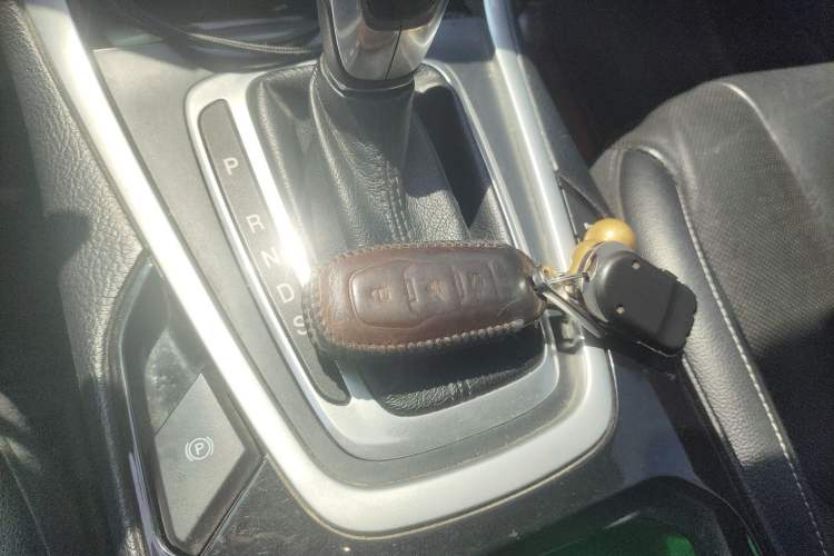 Used Ford Edge 2016 EcoBoost 245 Four-Wheel Drive Titanium 7-Seater Vehicle Key