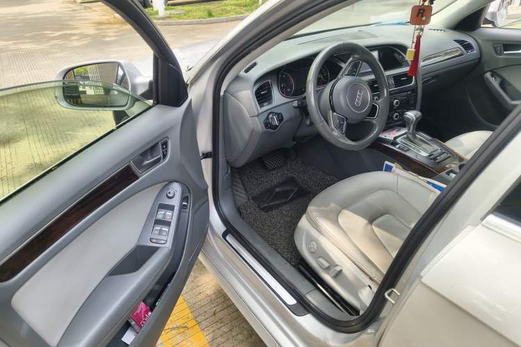 Used Audi A4L 2013 35 TFSI Automatic Comfort Model

