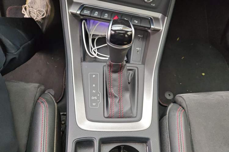 Used Audi Q3 2022 40 TFSI RS Package Performance Model Gear Lever
