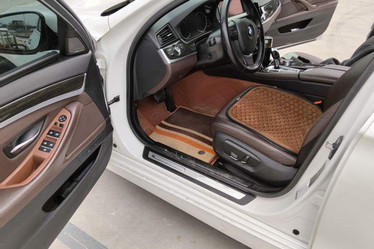 Used BMW 5 Series 2017 525Li Luxury Design Package Driver Seat