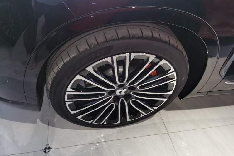 Used Nio ES8 2026 Model 6-seat Executive Signature Edition Left Front Wheel Hub